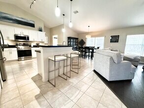 174 SW Sea Lion Rd in Port St. Lucie, FL - Building Photo - Building Photo