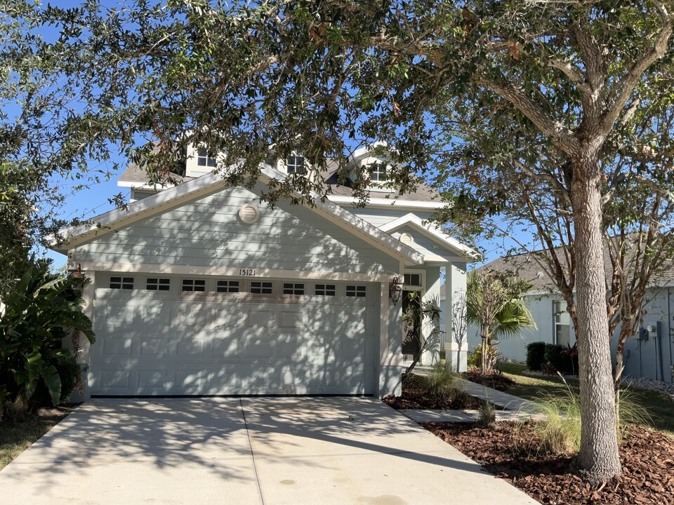 15121 Searobbin Dr in Lakewood Ranch, FL - Building Photo