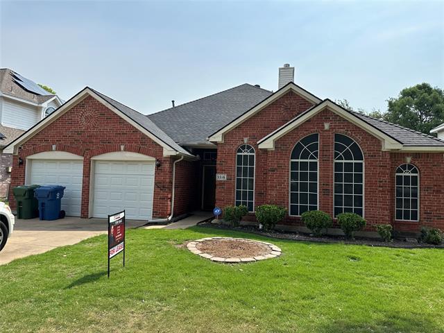 2216 Nottingham St in Flower Mound, TX - Foto de edificio