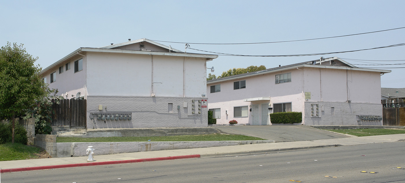 1402 Cavallo Rd in Antioch, CA - Foto de edificio