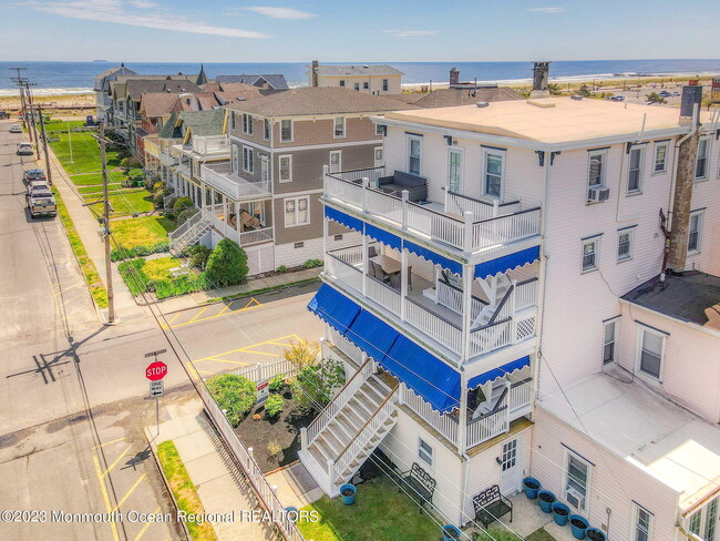 18 Abbott Ave in Ocean Grove, NJ - Building Photo - Building Photo