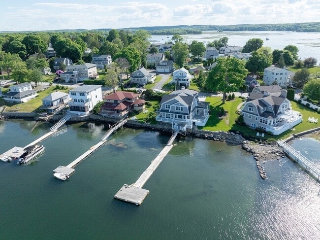 8 Riverside Rd, Unit 1-10203 in Gloucester, MA - Foto de edificio - Building Photo