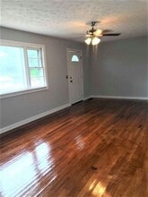 310 College Park Dr in Lafollette, TN - Foto de edificio - Building Photo