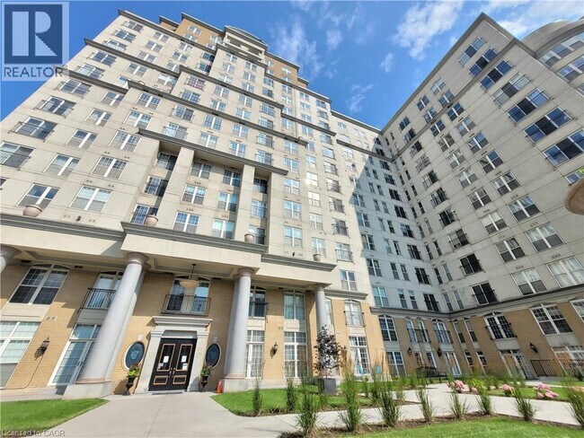 135 James St S in Hamilton, ON - Building Photo - Building Photo