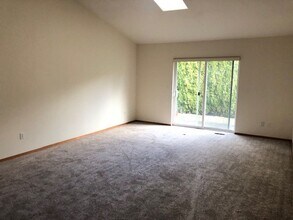 2001 131st Ave NE in Lake Stevens, WA - Building Photo - Building Photo