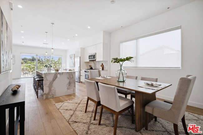 property at 957 Figueroa Terrace