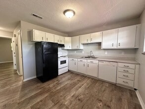 108 E Inskip Dr in Knoxville, TN - Building Photo - Building Photo