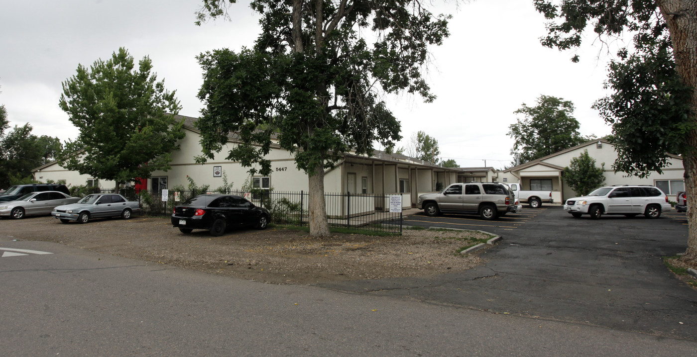 Cove Dove Apartments in Lakewood, CO - Building Photo