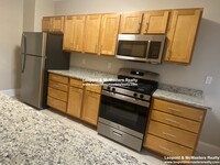 17 Short St, Unit 6 in Brookline, MA - Foto de edificio - Building Photo