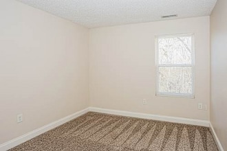 14018 Riding Hill Ave in Charlotte, NC - Foto de edificio - Building Photo