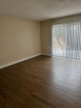 671-677 Illinois Ave in Beaumont, CA - Building Photo - Building Photo