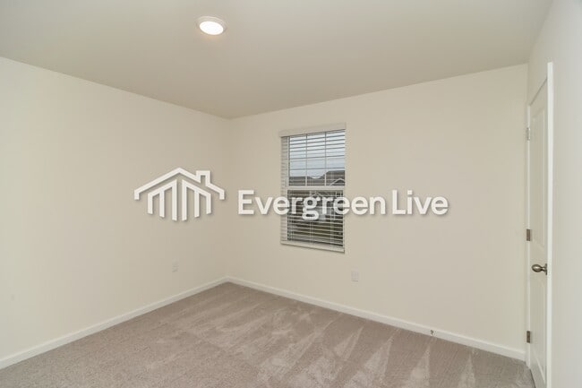 1064 Large Poppy Dr in La Vergne, TN - Building Photo - Building Photo