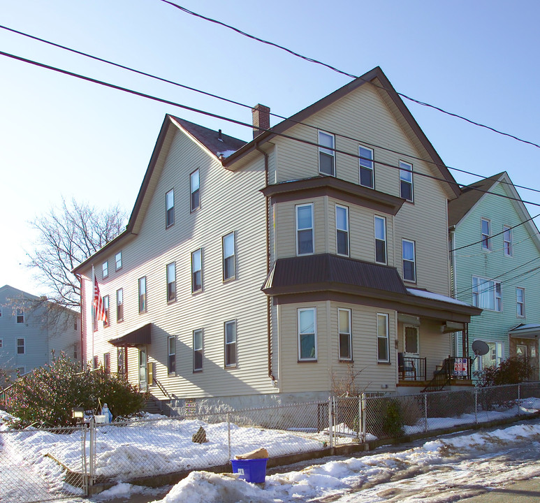 252 Blackstone St in Fall River, MA - Building Photo