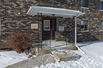 Hawkeye Apartments in Dubuque, IA - Foto de edificio - Building Photo