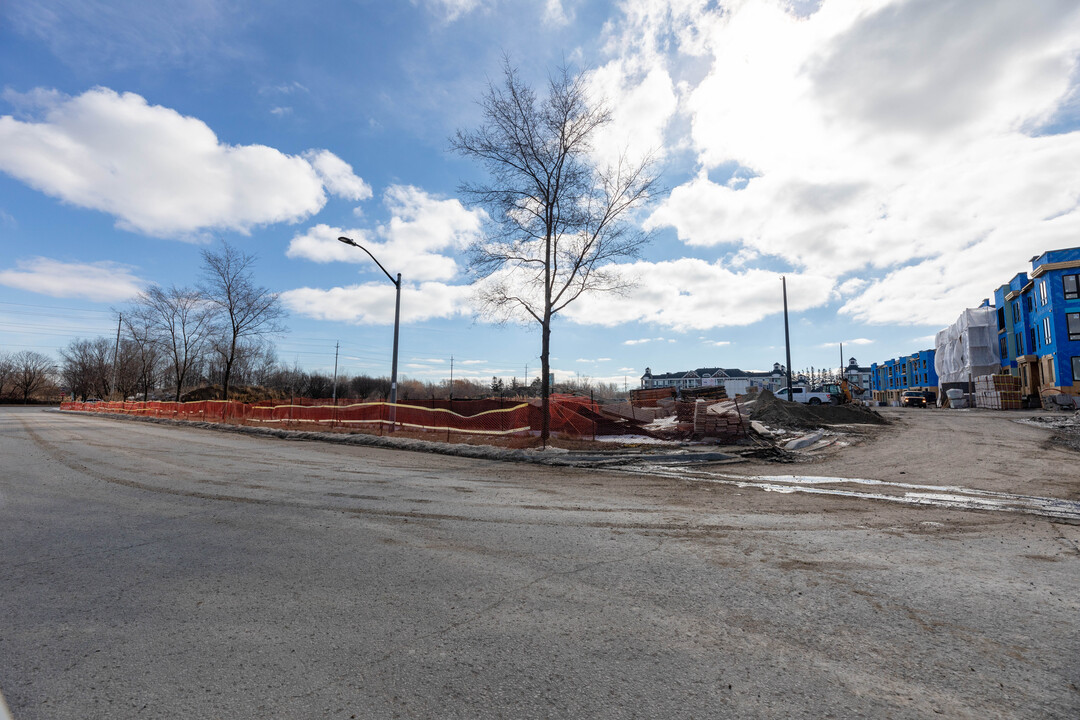 Whitby Harbour in Whitby, ON - Building Photo