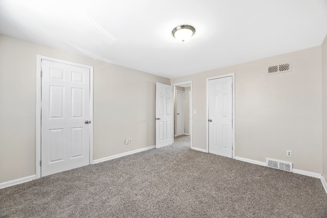 800 Harrisburg Pike in Columbus, OH - Building Photo - Building Photo