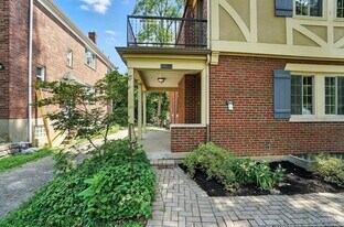 6256 Rogers Park Pl, Unit 1 in Cincinnati, OH - Building Photo