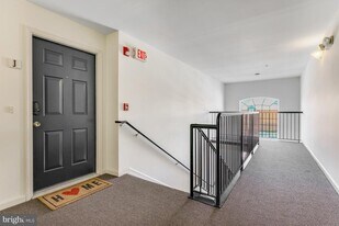 521 Constellation Square SE in Leesburg, VA - Building Photo