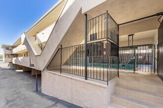 del226 in Montrose, CA - Building Photo - Interior Photo