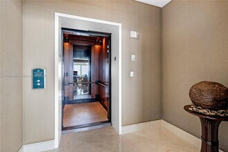 1643 Brickell Ave, Unit 1503 in Miami, FL - Building Photo - Building Photo