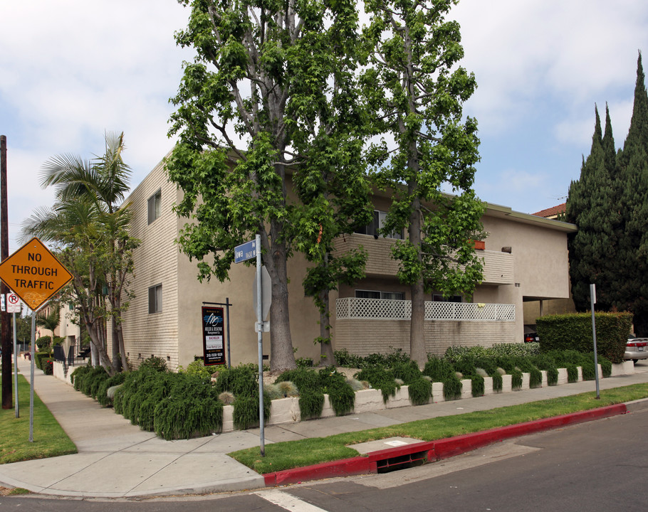 11655 Iowa Ave in Los Angeles, CA - Foto de edificio