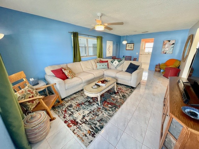 10012 Daffodil St in Pinellas Park, FL - Building Photo - Building Photo