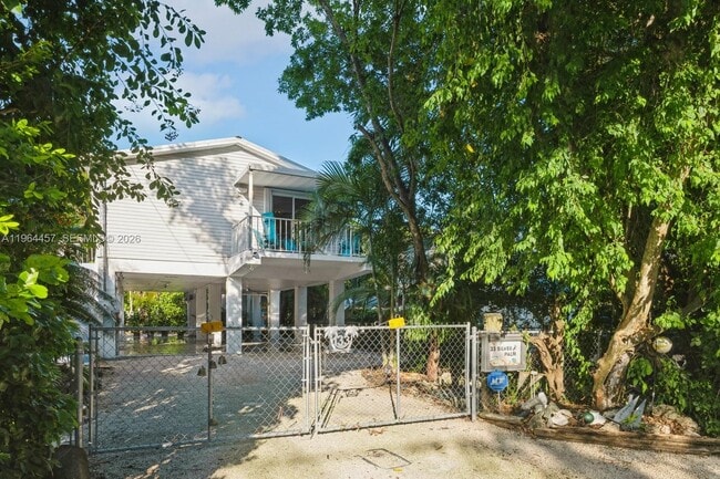 133 E Silver Palm Ave in Tavernier, FL - Building Photo - Building Photo