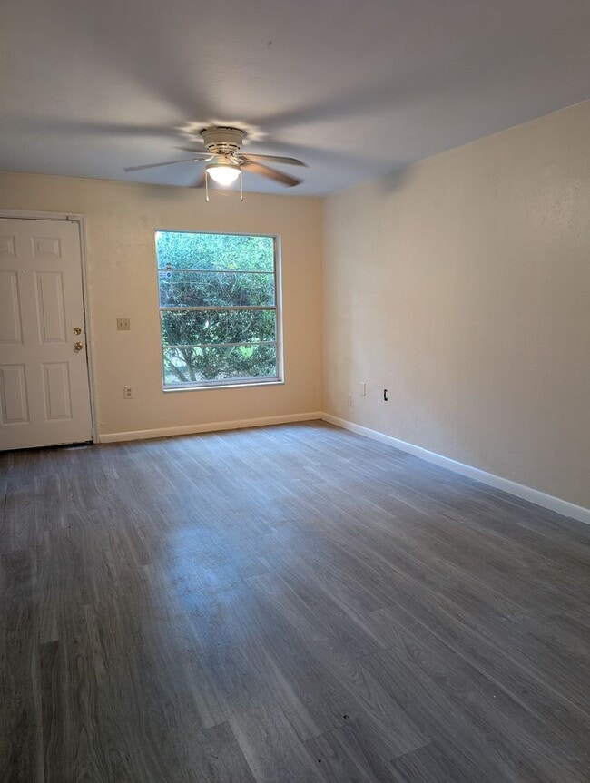 6934 SW 17th Pl in Gainesville, FL - Building Photo - Building Photo