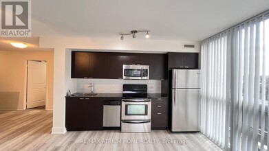 23-623 Sheppard Ave E in Toronto, ON - Building Photo - Building Photo