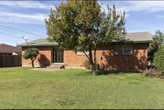 3804 NW Ferris Ave in Lawton, OK - Building Photo - Building Photo