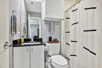 815 Robin St in Houston, TX - Building Photo - Building Photo