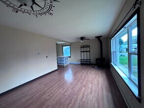 1074 S Beacon St in Rockaway Beach, OR - Building Photo - Building Photo