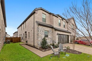 3904 Gildas Ln in Lewisville, TX - Building Photo