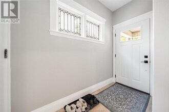1023 Chilver Rd in Windsor, ON - Building Photo - Building Photo