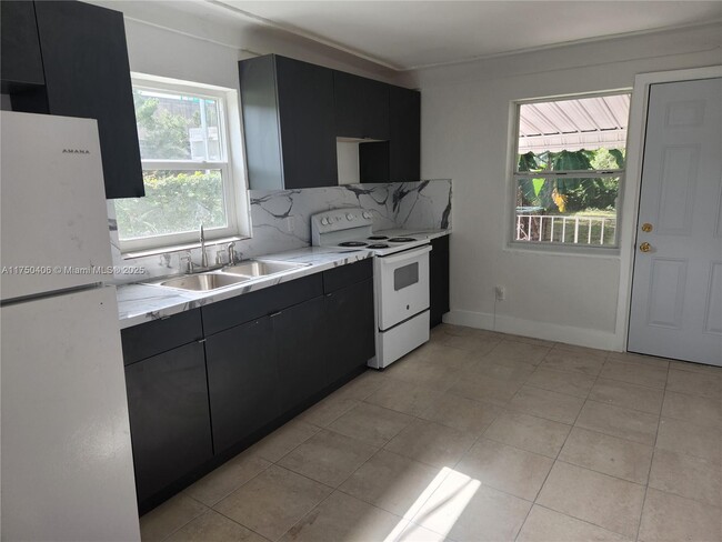 599 NW 94th St in Miami, FL - Building Photo - Building Photo