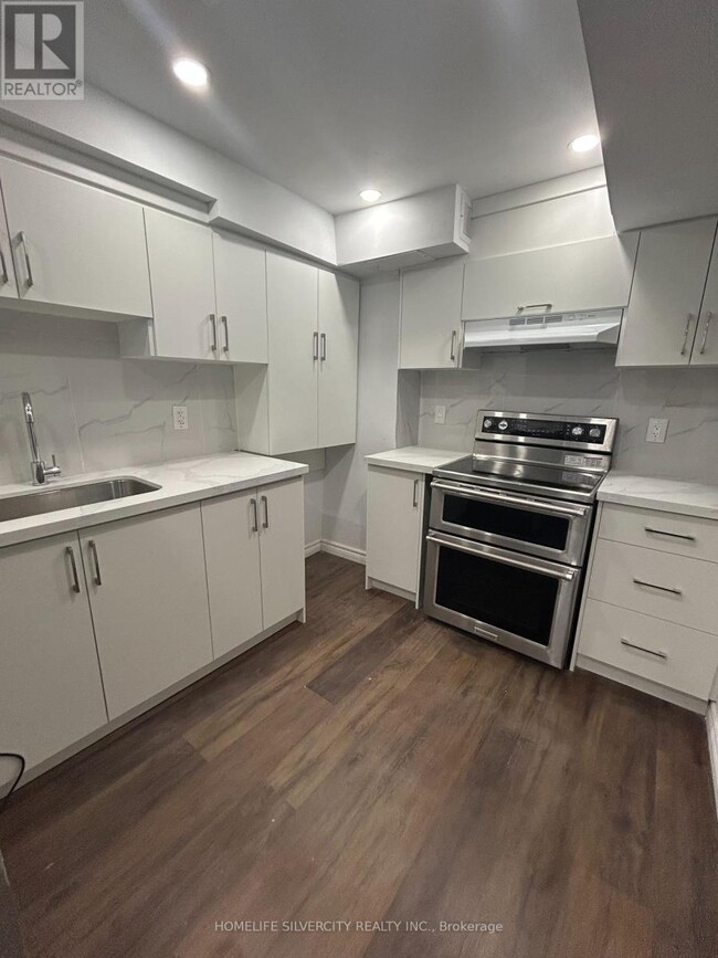 2421 Dress Cir Cres