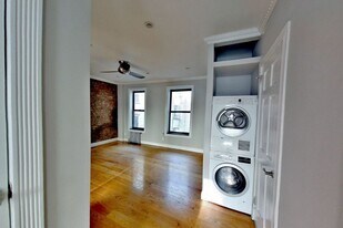 East 100th Street, Unit 4B in New York, NY - Building Photo