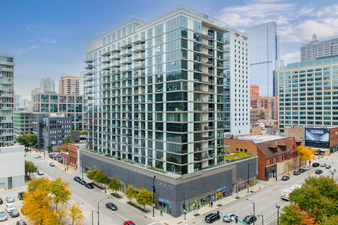 Catalyst in Chicago, IL - Building Photo