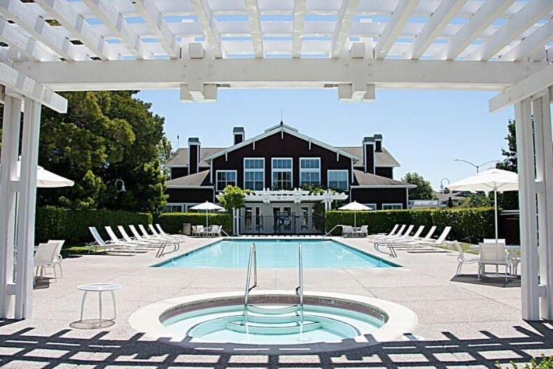 26 Bayside Ct, Unit 0 in Richmond, CA - Foto de edificio