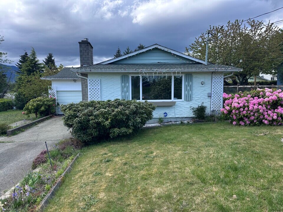 2184 Lark Crescent in Nanaimo, BC - Building Photo