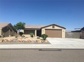 2687 Slide Mountain Loop in Bullhead City, AZ - Building Photo