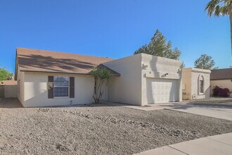 10119 W Windsor Blvd in Glendale, AZ - Foto de edificio - Building Photo