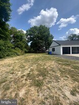 121 University Blvd in Glassboro, NJ - Building Photo