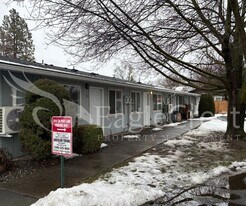 1040 SW Puff Ln in College Place, WA - Building Photo