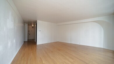 300 N State St, Unit 04330 in Chicago, IL - Building Photo - Building Photo