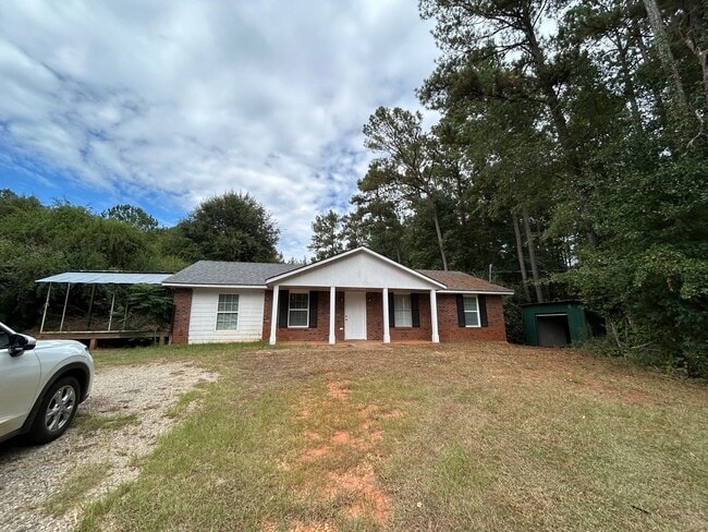 property at 2920 Lone Oak Rd