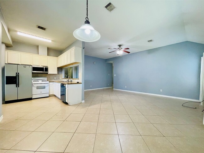 13739 Canyon Hollow Loop