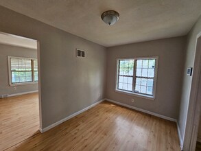 511 Coppinger Dr in Ferguson, MO - Building Photo - Building Photo