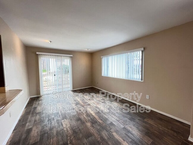 1008 Santa Fe Dr in Encinitas, CA - Building Photo - Building Photo