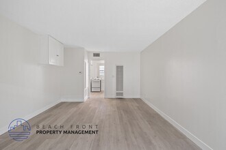 631, 635 Grevillea Ave. in Inglewood, CA - Building Photo - Building Photo